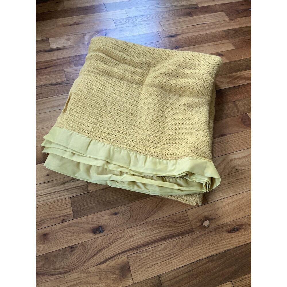 Vintage Waffle Weave Acrylic Gold Yellow Blanket Thermal 72 x 86 MCM